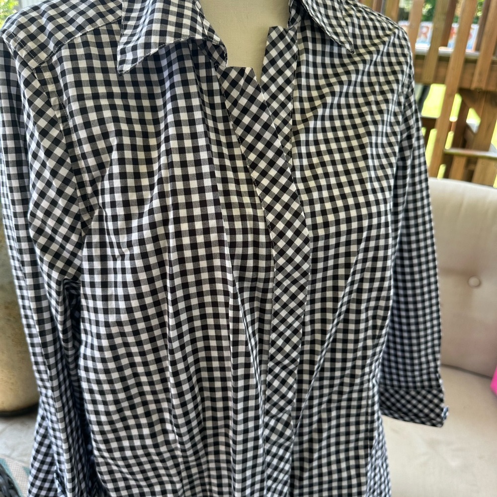 Investments Gold Label Taylor style Black and White Gingham Button Down Shirt